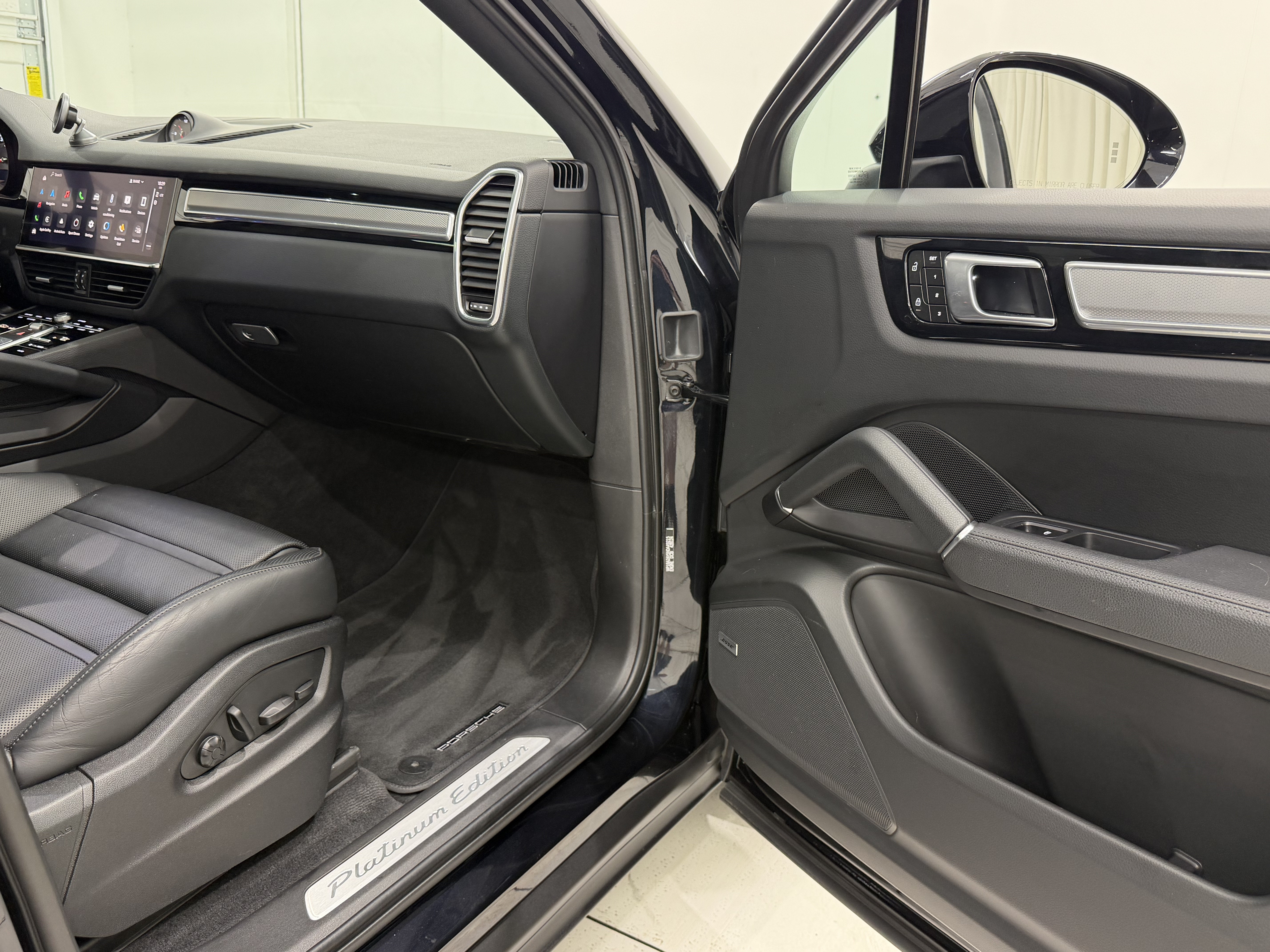 Certified 2022 Porsche Cayenne Platinum Edition AWD/4WD image 22
