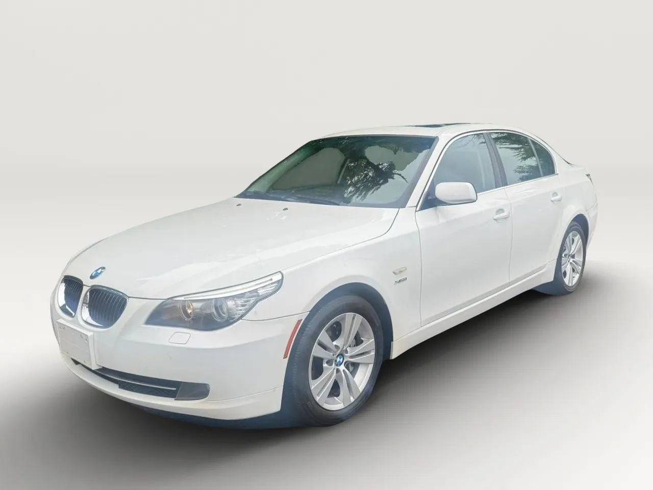 Used 2010 BMW 528i xDrive Sedan AWD/4WD image 3