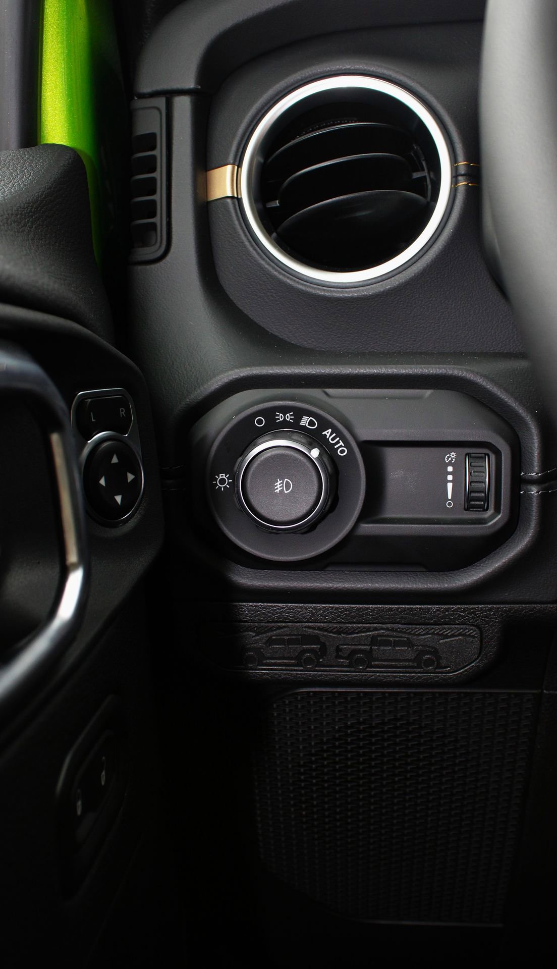 New 2026 Jeep Wrangler Unlimited Sahara w/ Technology Group image 17