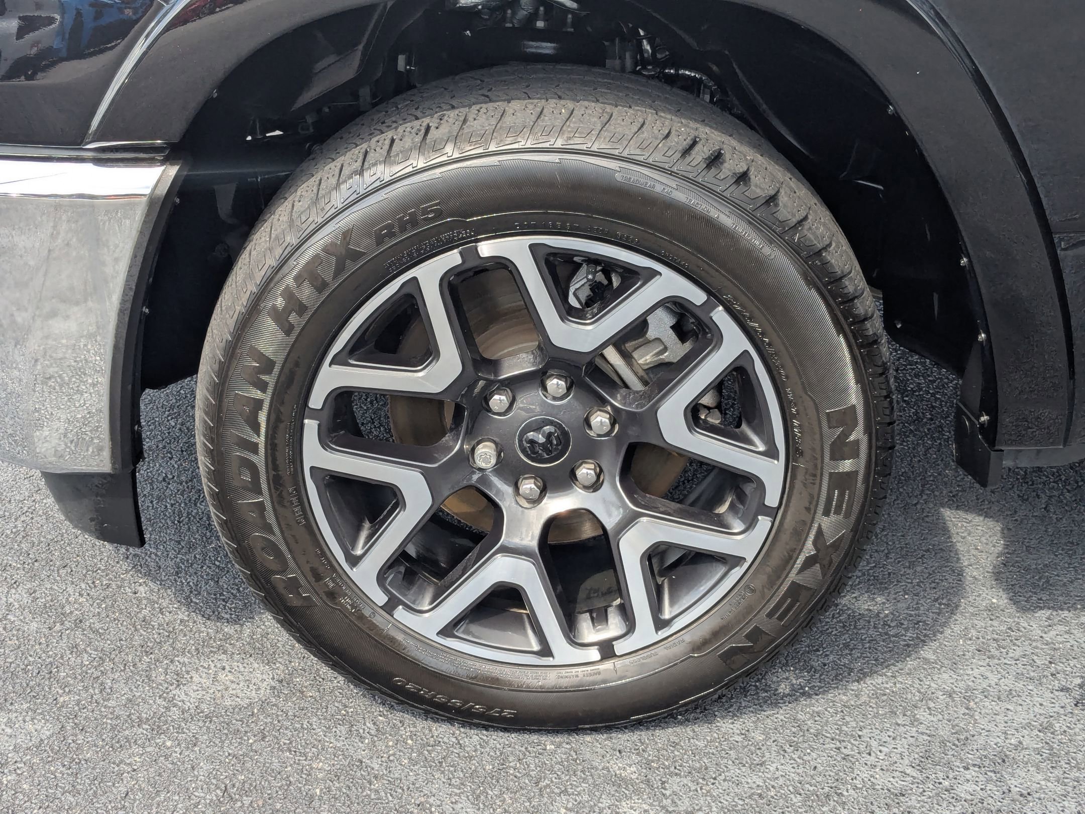 Used 2025 RAM 1500 Laramie image 10