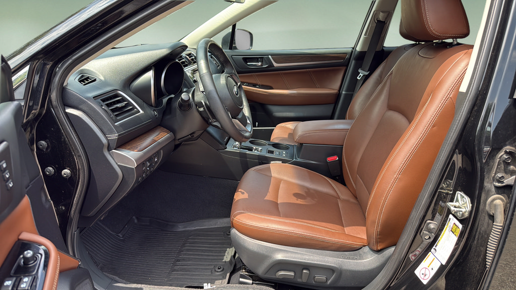 Used 2018 Subaru Outback 2.5i Touring w/ Popular Package #3 AWD/4WD image 11