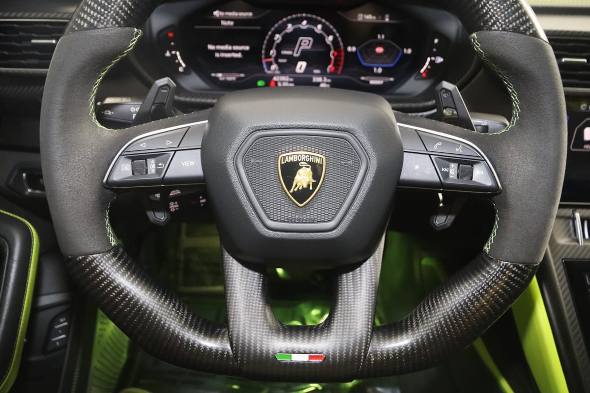 Used 2022 Lamborghini Urus AWD/4WD image 67