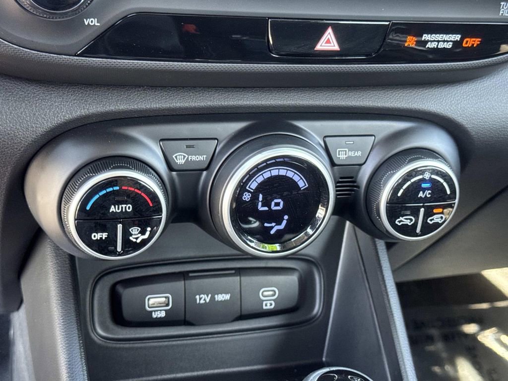 Certified 2025 Hyundai Venue SEL image 10