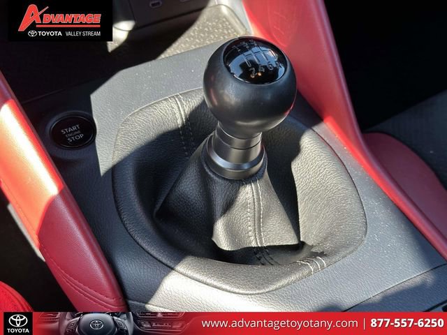 Used 2024 Nissan Z Performance w/ Floor Mat Package RWD image 32