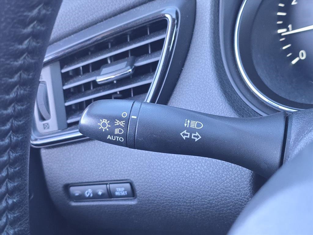 Used 2020 Nissan Rogue SV w/ Premium Package image 20