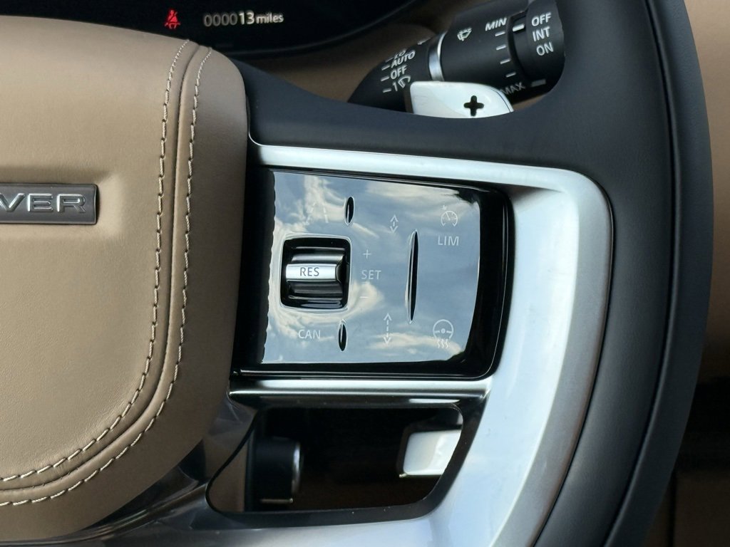 New 2025 Land Rover Range Rover SE image 20