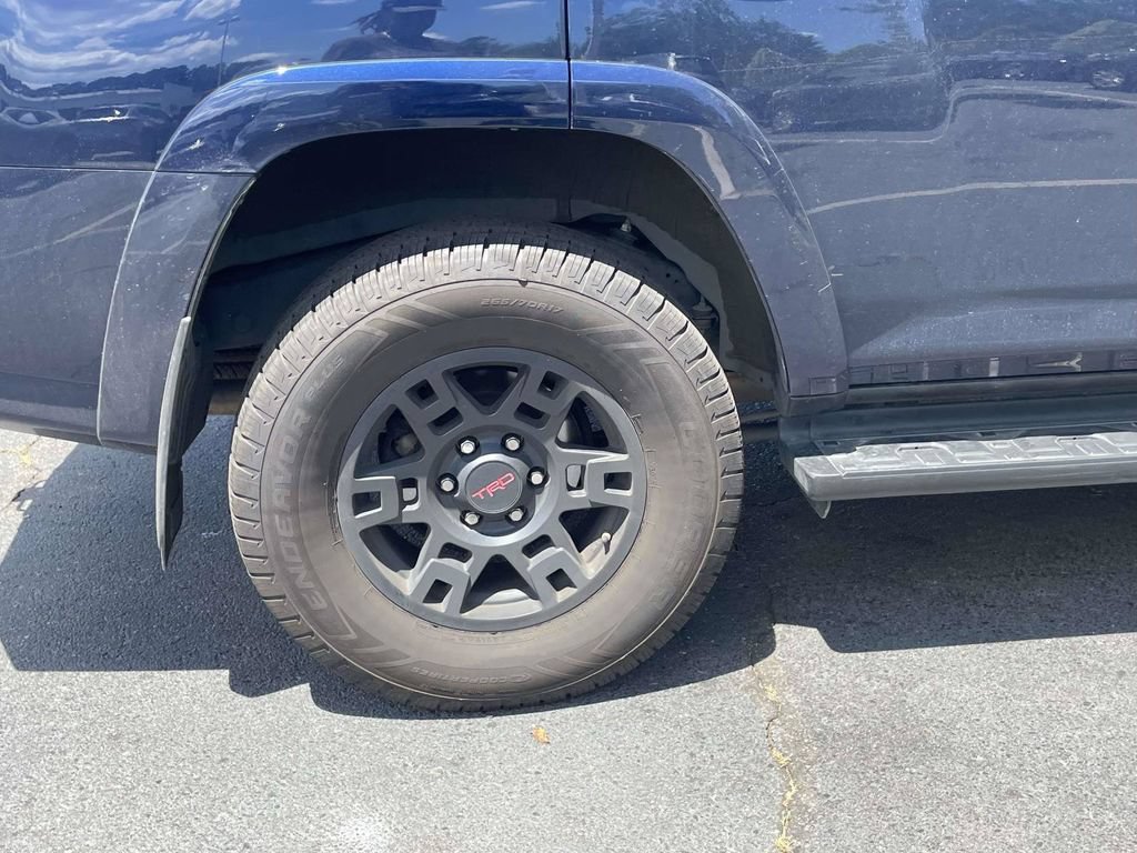 Used 2021 Toyota 4Runner Venture w/ Moonroof Package AWD/4WD image 9