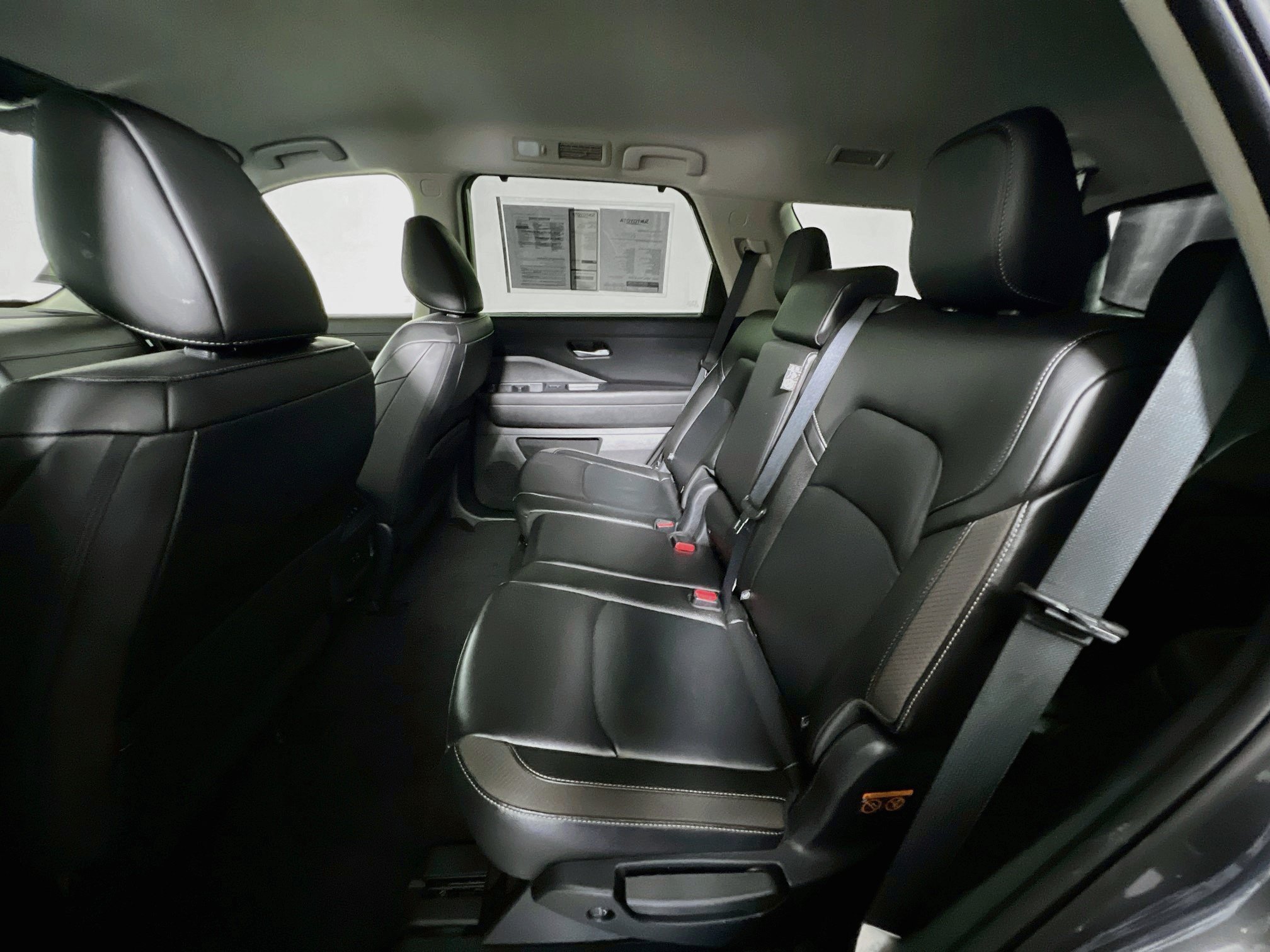 Used 2025 Nissan Pathfinder SL FWD image 28