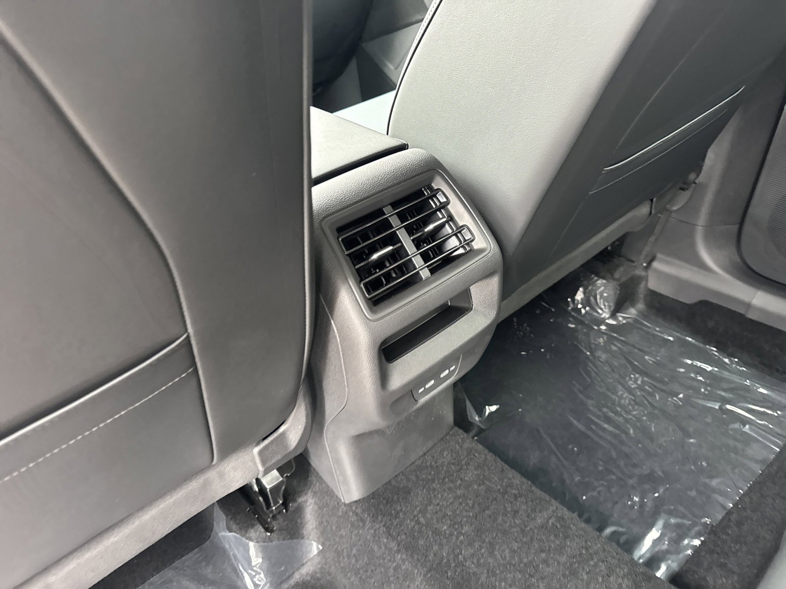 New 2026 Volkswagen Tiguan SE image 19