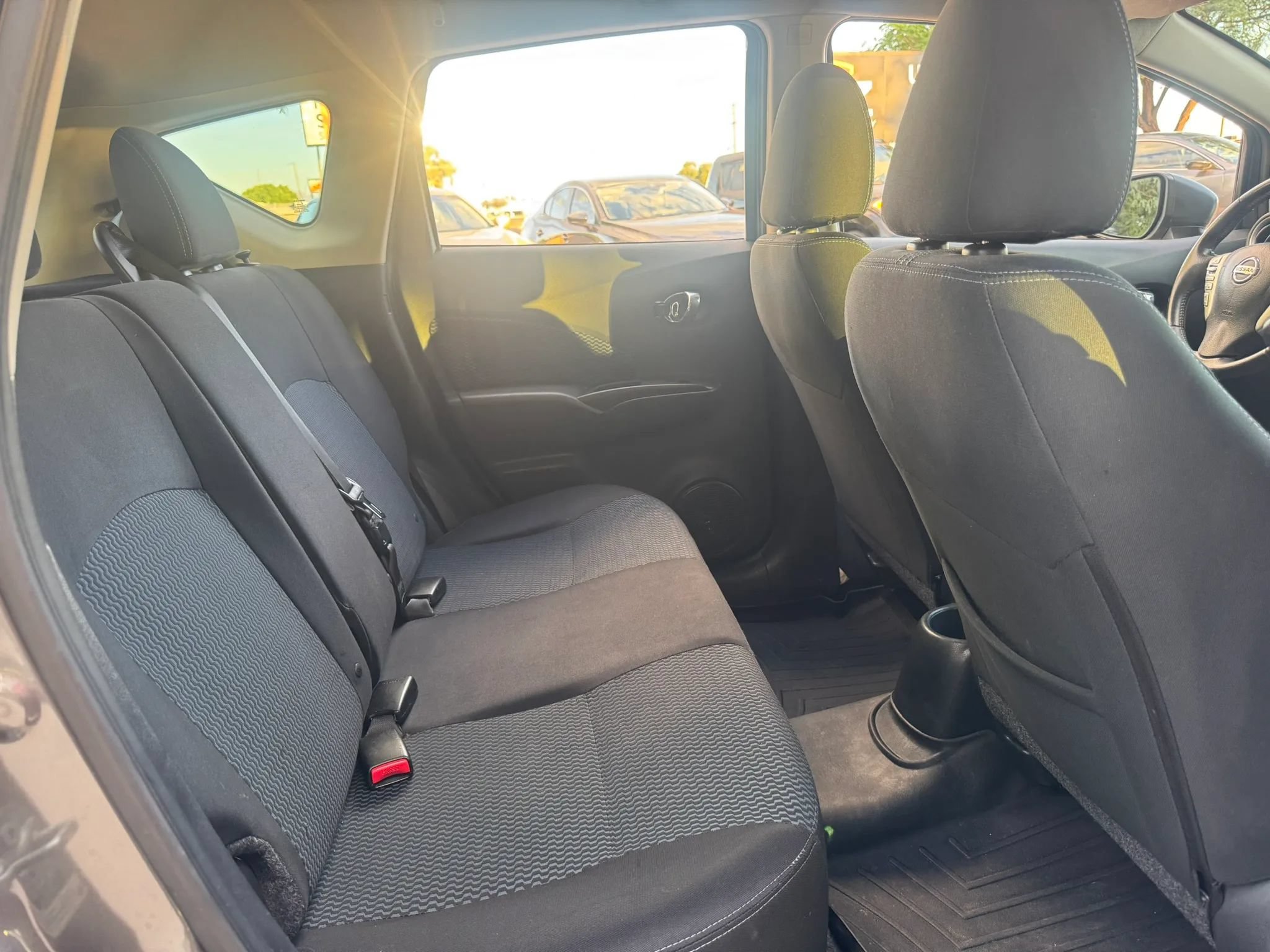 Used 2018 Nissan Versa Note FWD image 19