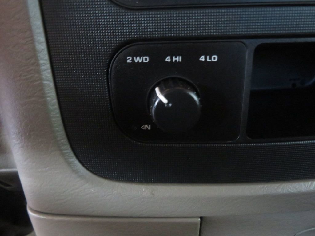 Used 2004 Dodge Ram 2500 Truck SLT w/ Trailer Tow Group image 40