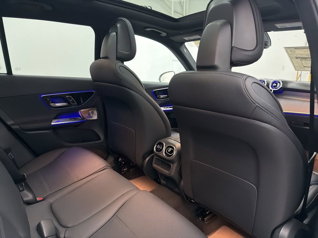 Used 2026 Mercedes-Benz GLC 300 image 25