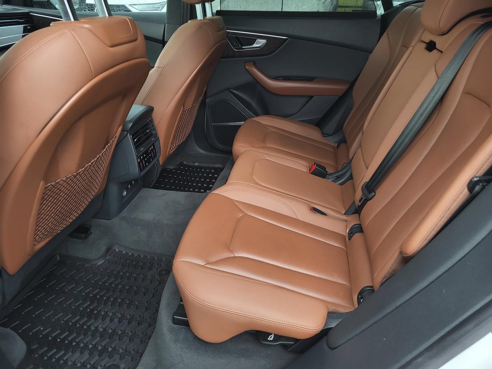 Used 2019 Audi Q8 Prestige w/ Adaptive Chassis Package AWD/4WD image 14
