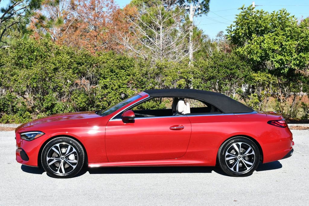 Used 2024 Mercedes-Benz CLE 300 4MATIC Cabriolet image 38