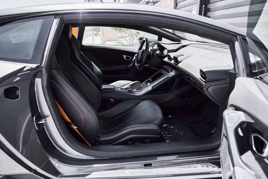 Used 2021 Lamborghini Huracan EVO RWD image 33