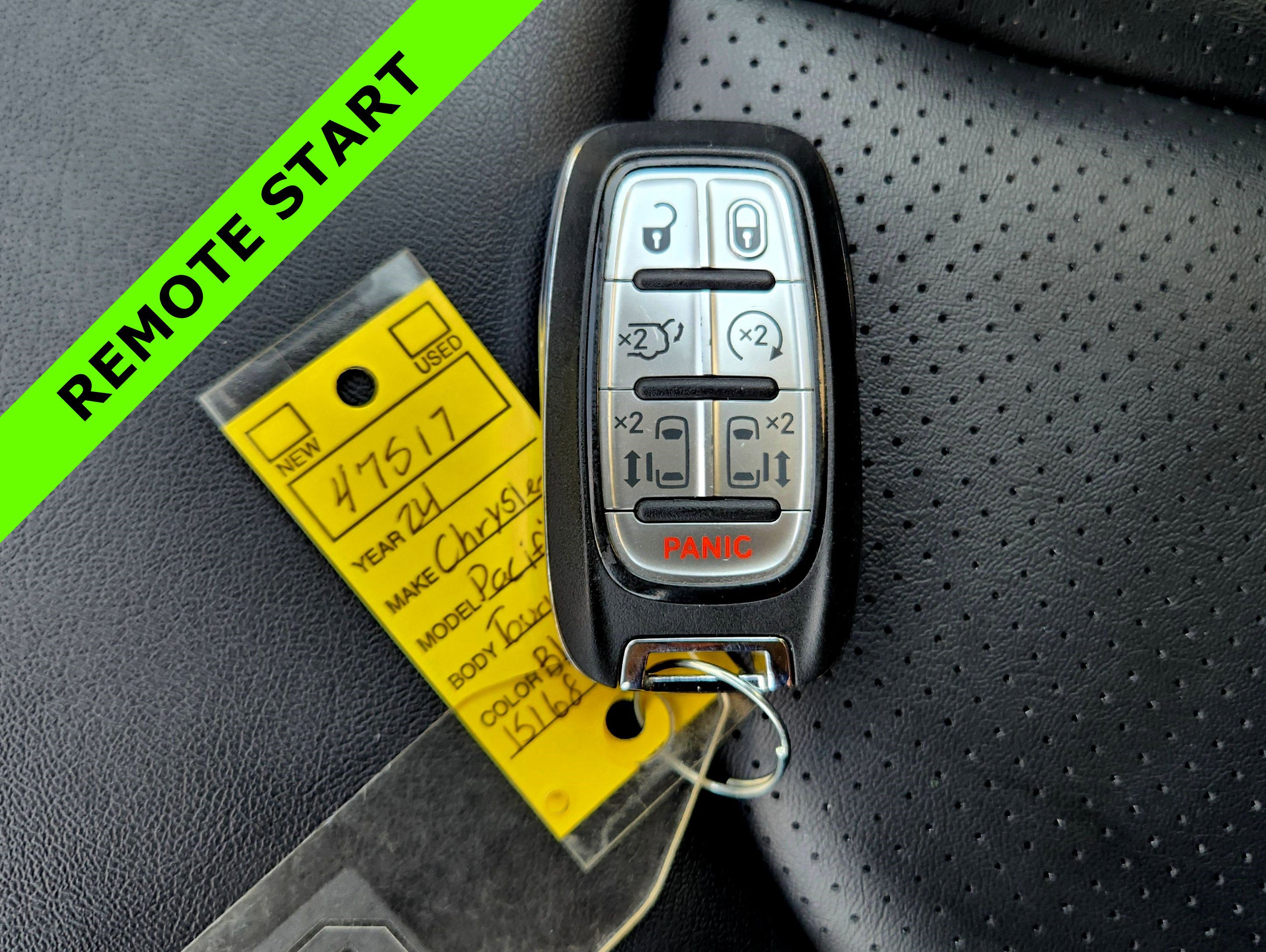 Used 2024 Chrysler Pacifica Touring-L image 29