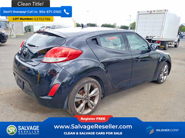 Used 2013 Hyundai Veloster w/ Style Pkg FWD image 4