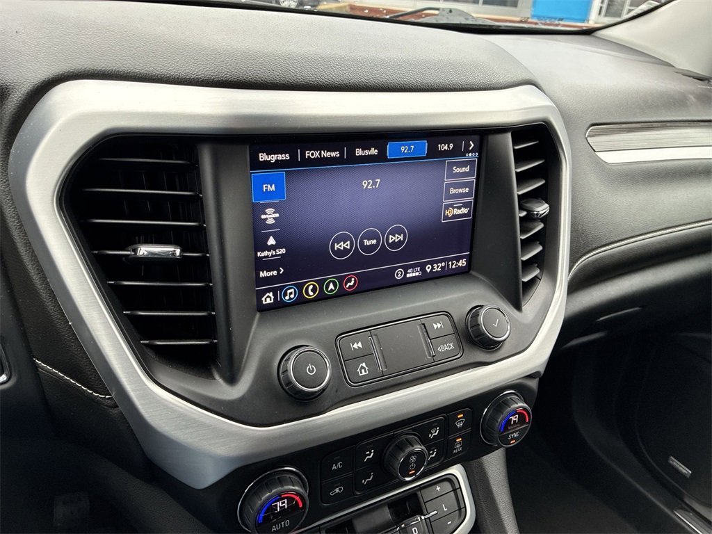 Used 2020 GMC Acadia SLT w/ Driver Alert Package II image 15