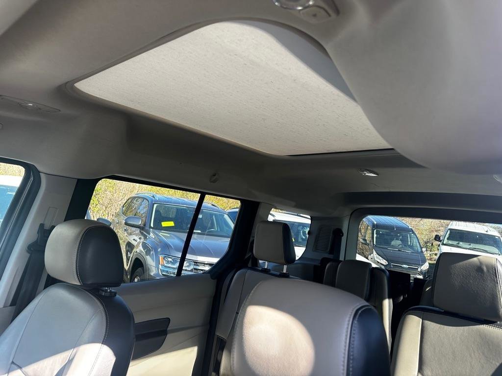 Used 2016 Ford Transit Connect Titanium FWD image 10