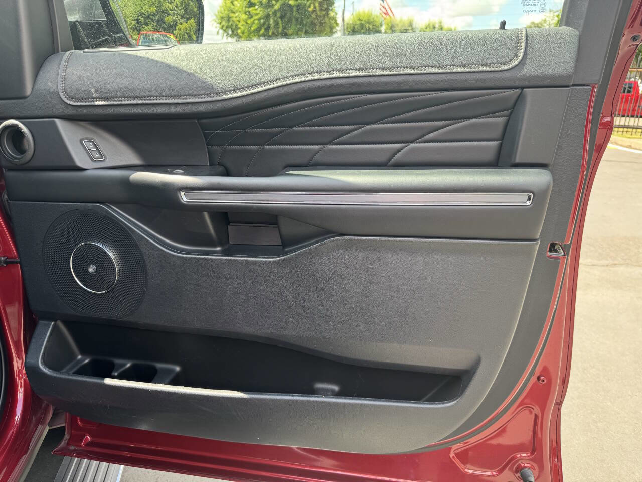 Used 2019 Ford Expedition Platinum image 33