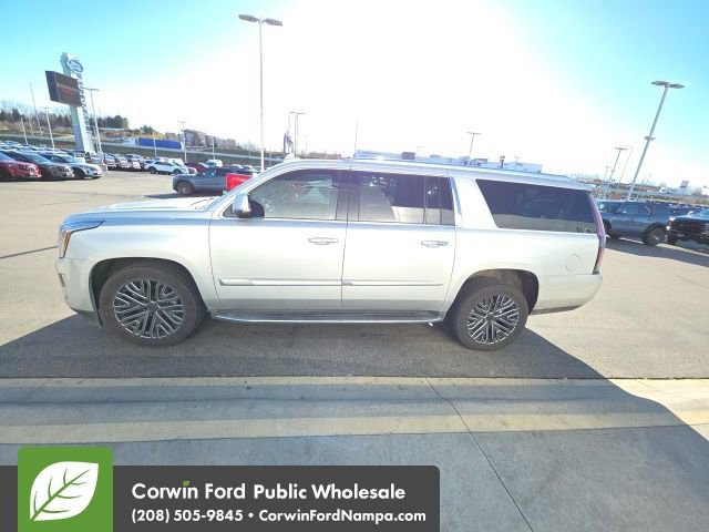 Used 2016 Cadillac Escalade ESV 4WD image 16