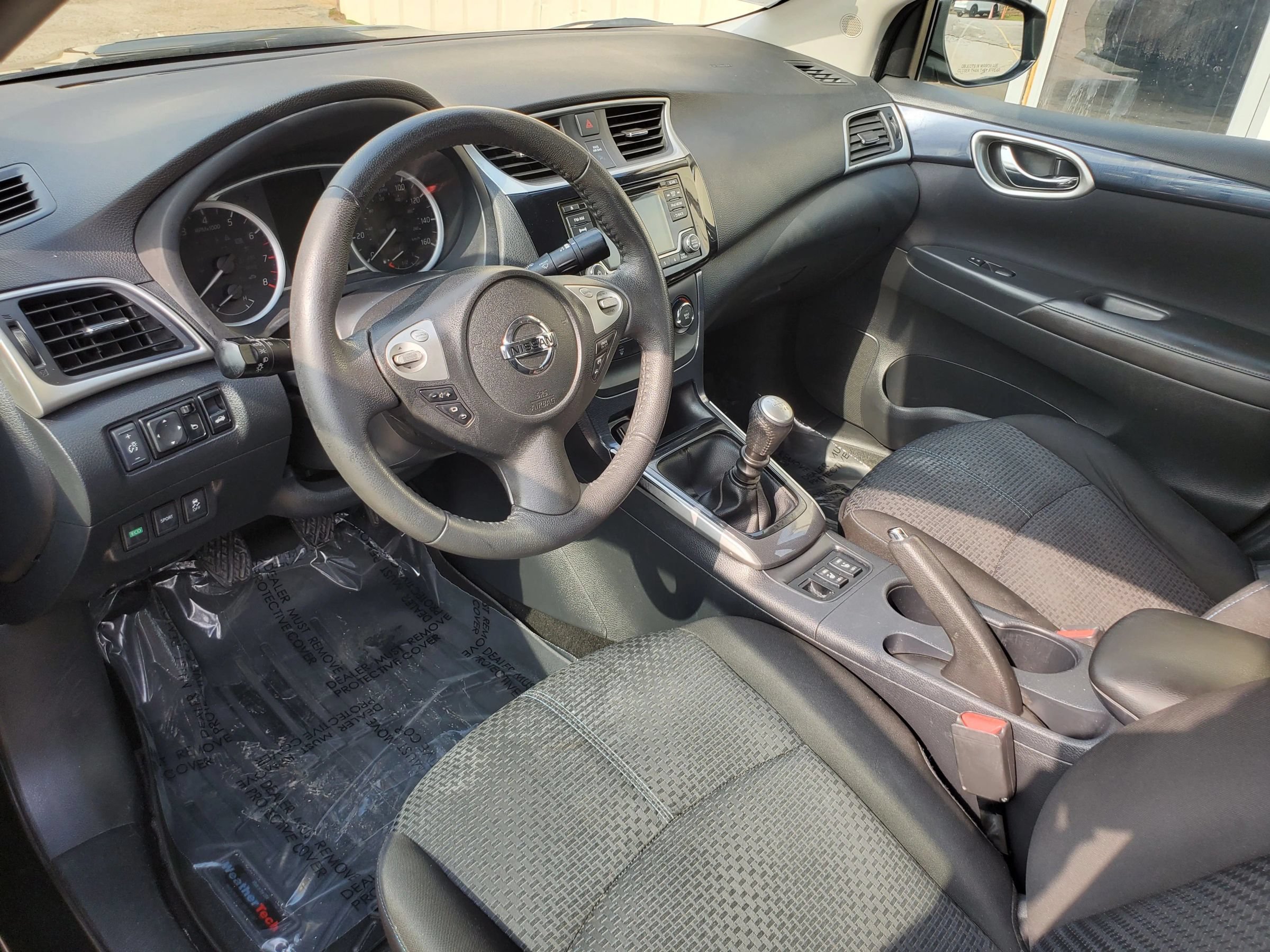 Used 2017 Nissan Sentra SR Turbo w/ SR Midnight Edition FWD image 5