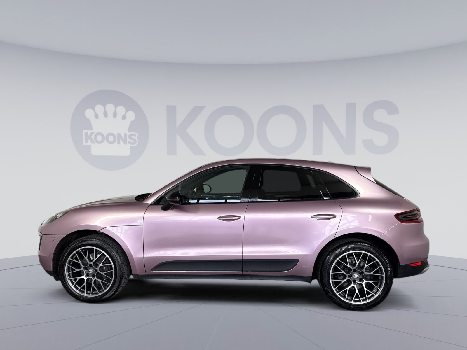 Used 2018 Porsche Macan Sport Edition image 2