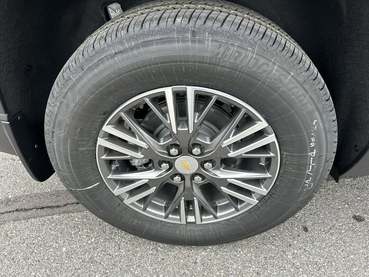 New 2026 Chevrolet Traverse LT image 9
