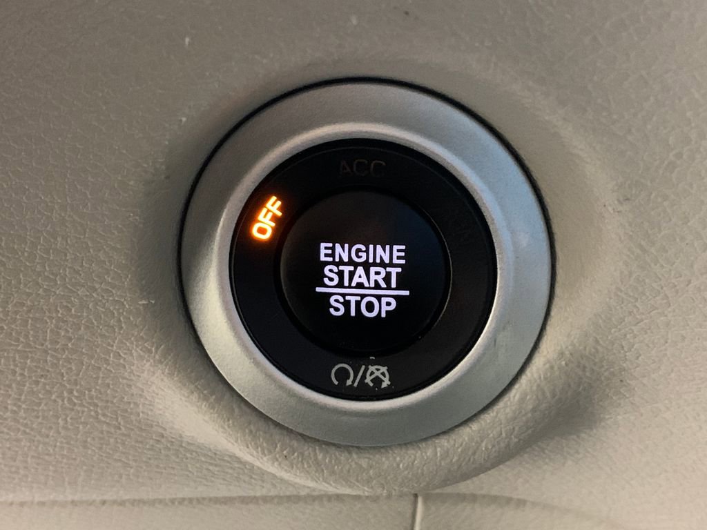 Used 2024 Chrysler Pacifica Touring-L image 26