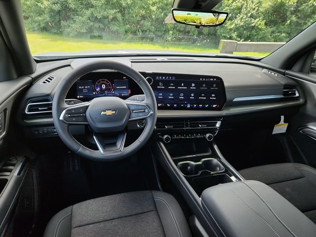New 2027 Chevrolet Traverse LT w/ Driver Confidence Package FWD image 21