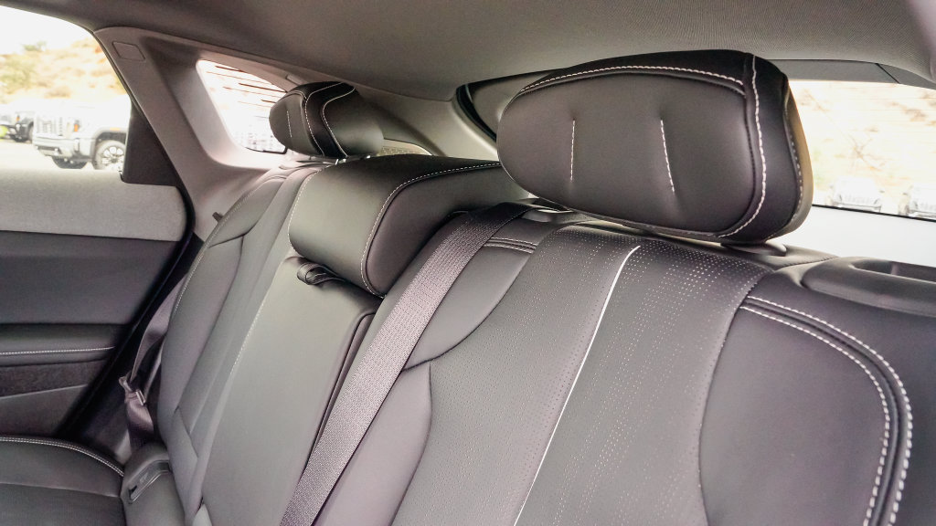 New 2027 Cadillac Optiq Premium Luxury w/ LPO, Floor Liner Package AWD/4WD image 9