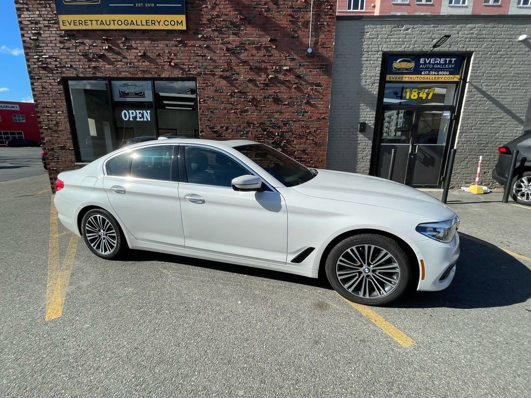 Used 2018 BMW 530i xDrive image 2