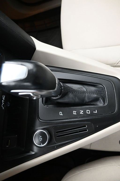 Used 2015 Ford Focus SE image 16