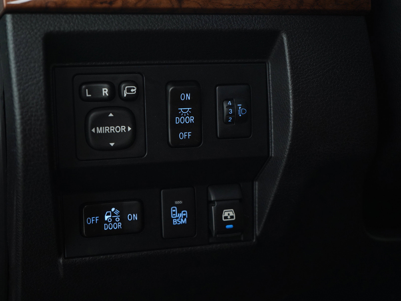 Used 2015 Toyota Tundra 1794 Edition AWD/4WD image 27