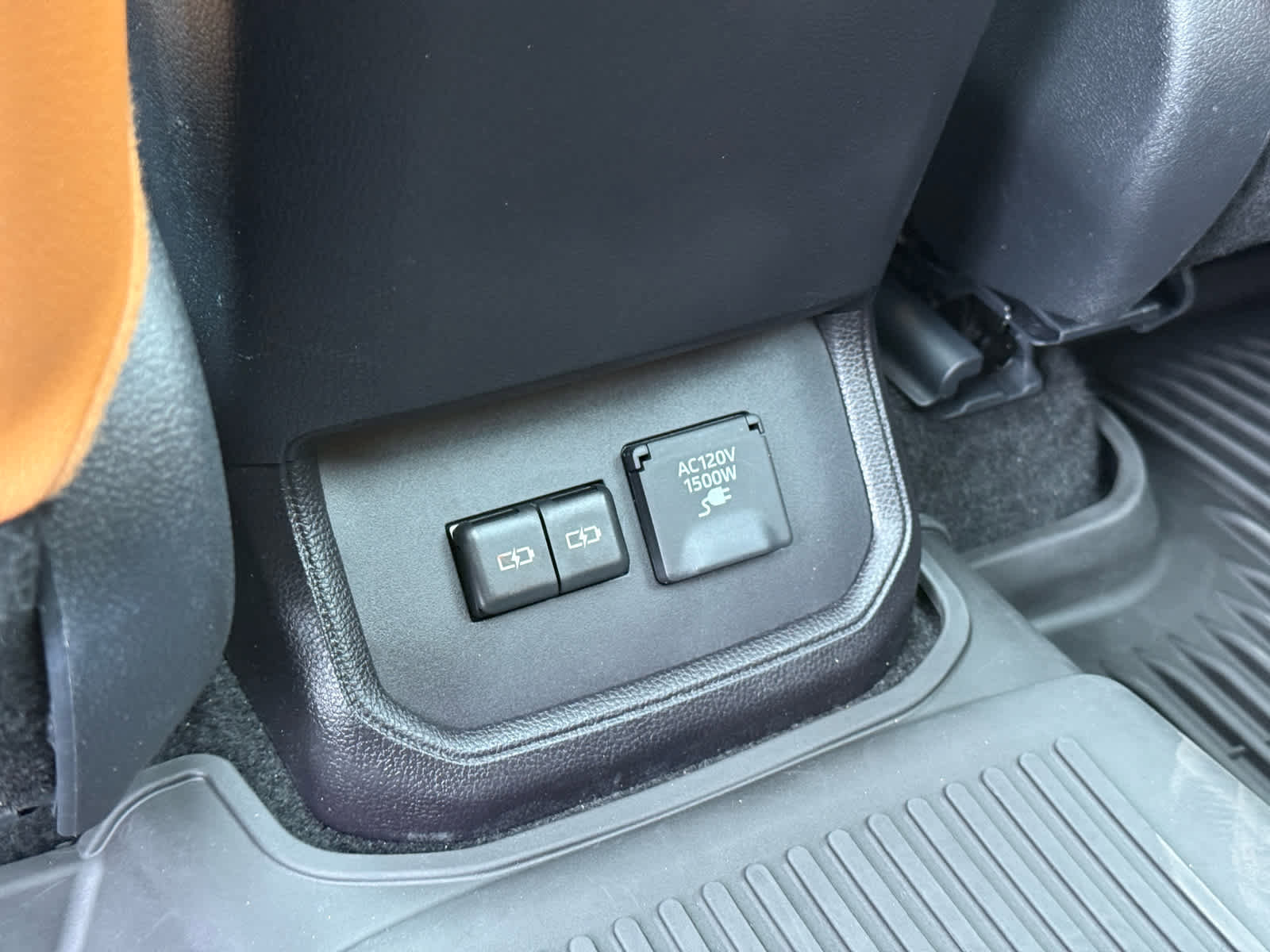 Used 2024 Toyota Highlander Platinum image 33