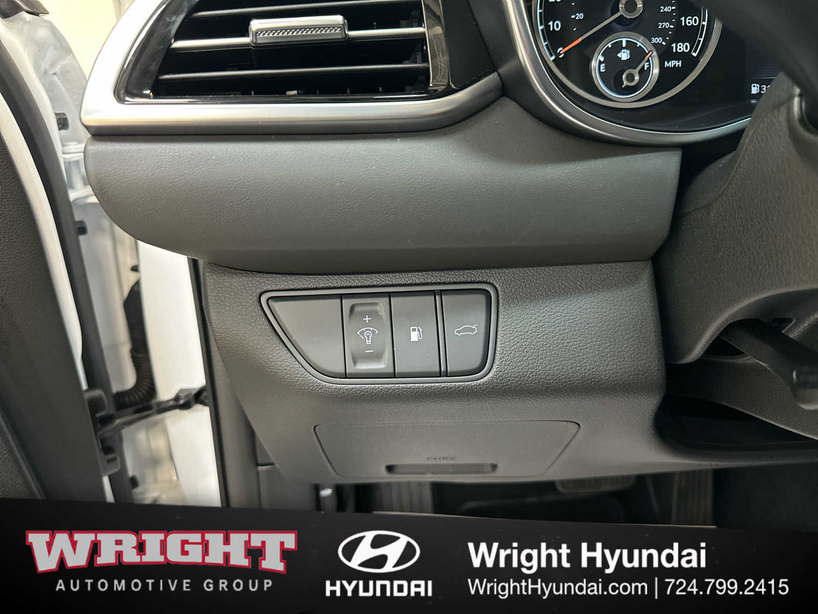 Certified 2025 Genesis G70 2.5T image 22