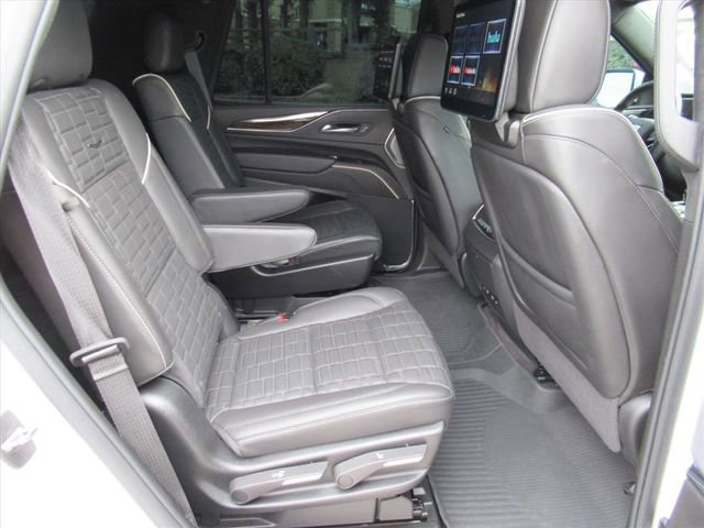 Certified 2024 Cadillac Escalade Sport Platinum w/ LPO, ONYX Package AWD/4WD image 36