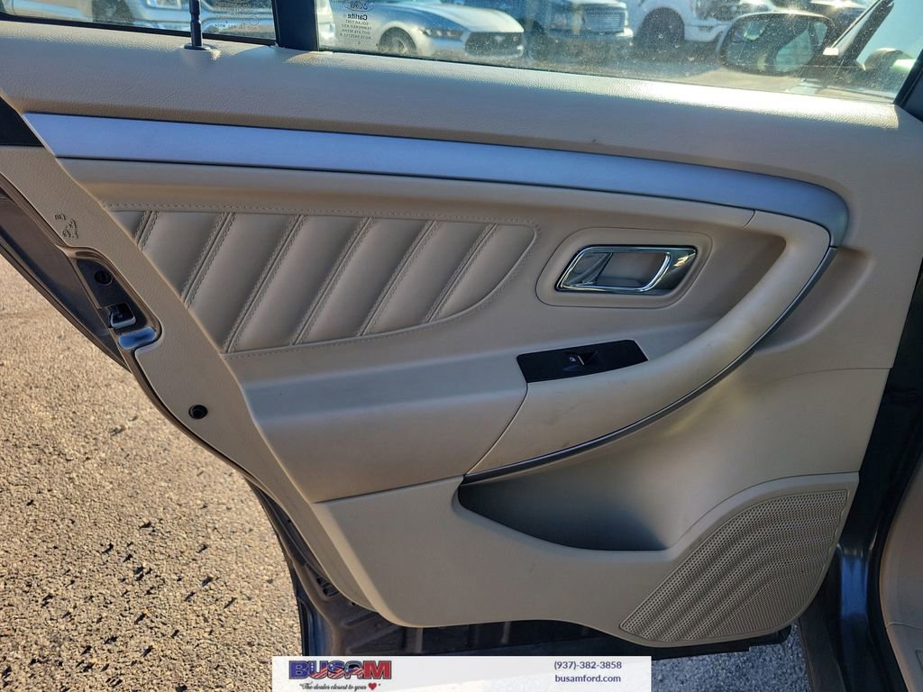 Used 2018 Ford Taurus SE image 11