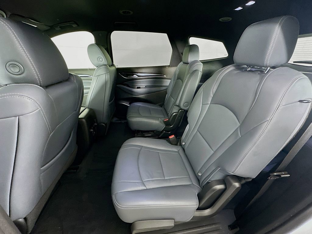 Used 2022 Buick Enclave Essence image 31