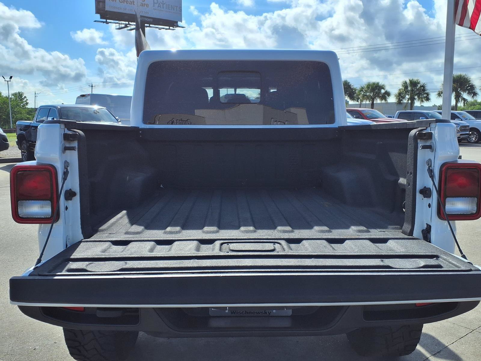 Used 2020 Jeep Gladiator Sport AWD/4WD image 7