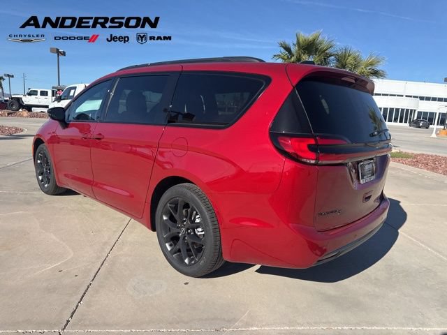 New 2026 Chrysler Pacifica Select w/ S Appearance Package FWD image 3