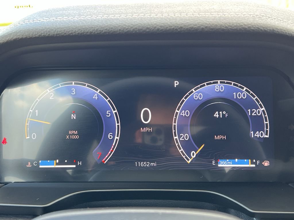 Used 2024 Jeep Grand Cherokee Limited w/ Luxury Tech Group II image 32