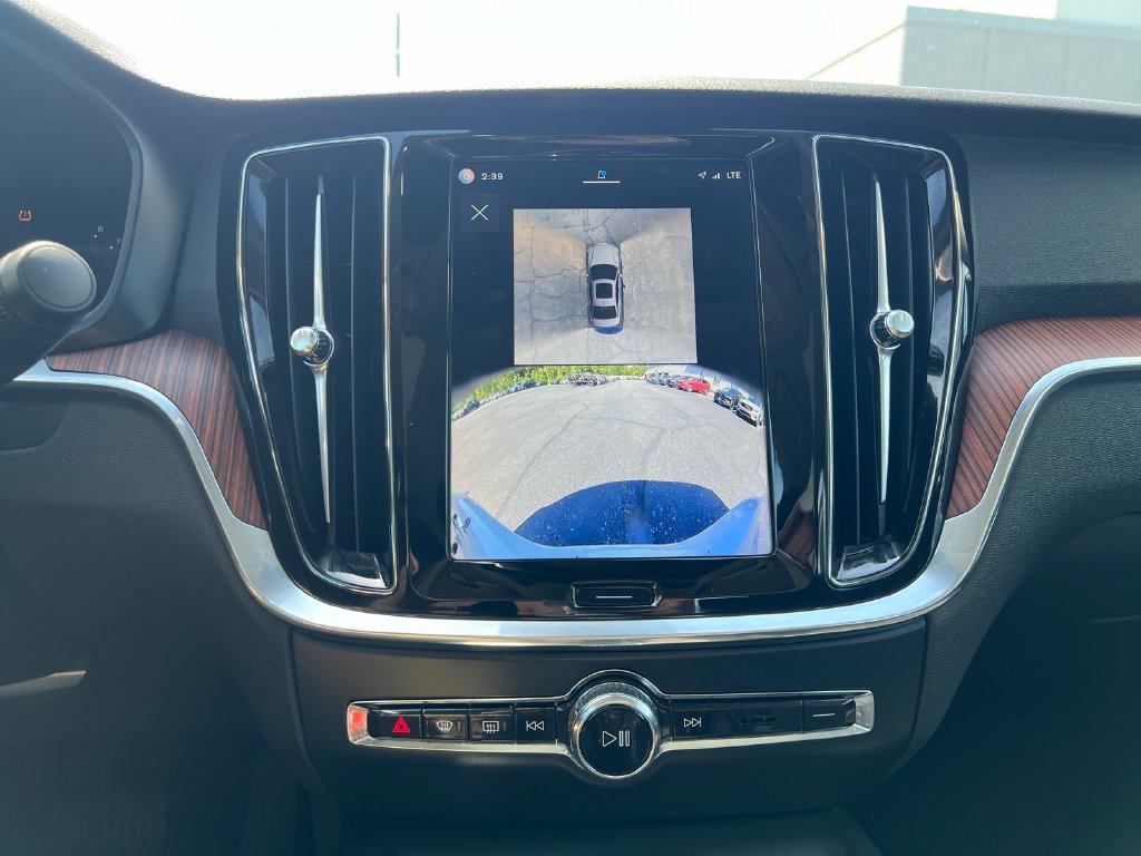 Certified 2025 Volvo S60 B5 Plus AWD/4WD image 18