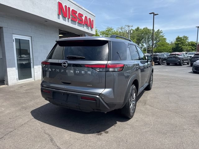 Used 2025 Nissan Pathfinder SV AWD/4WD image 2