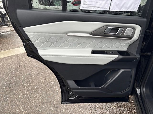 Used 2025 Ford Explorer Platinum w/ Ultimate Package image 20