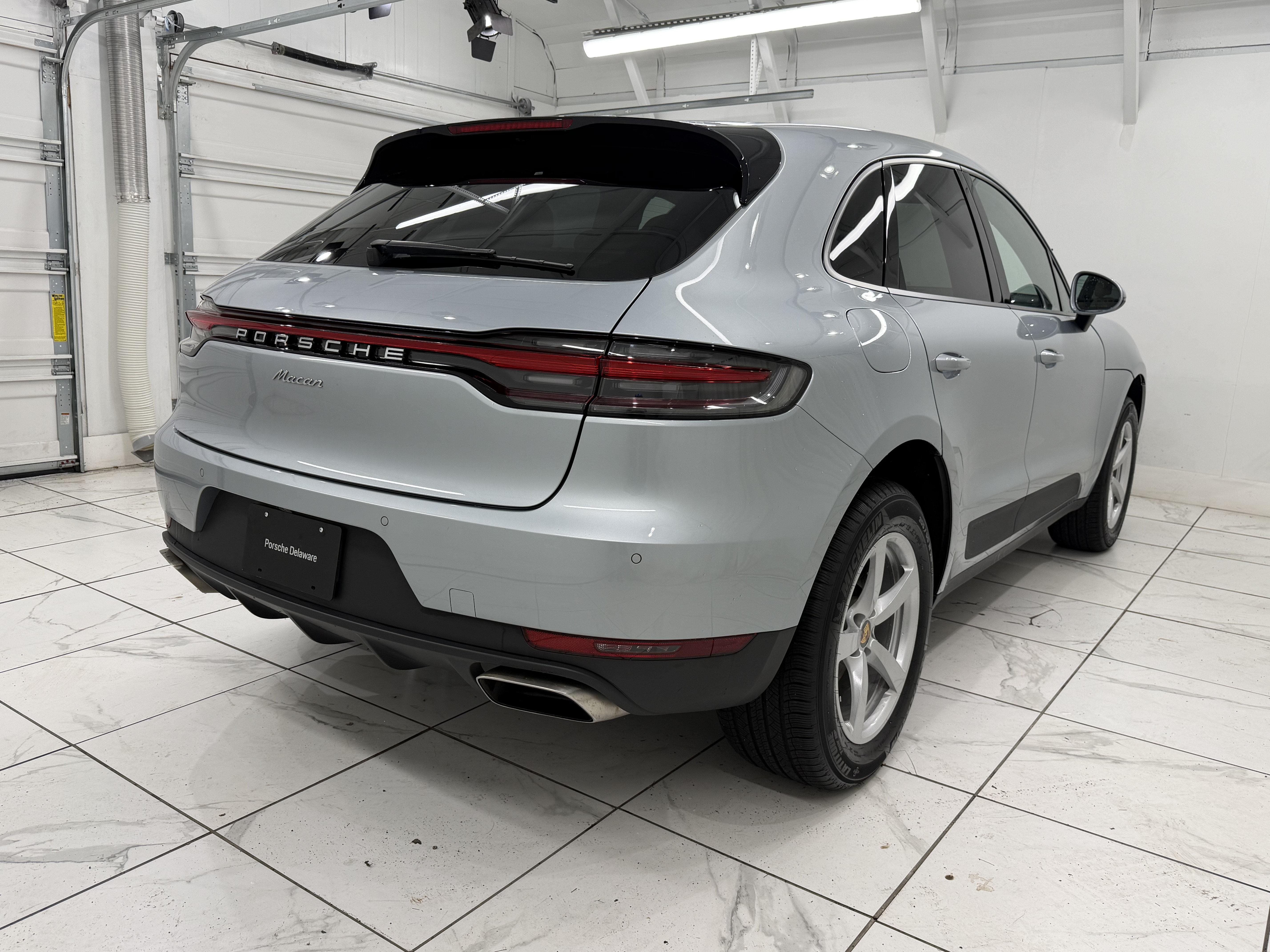 Certified 2021 Porsche Macan AWD/4WD image 12