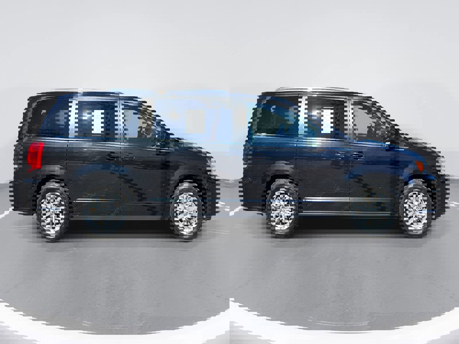 Used 2020 Dodge Grand Caravan SXT image 4