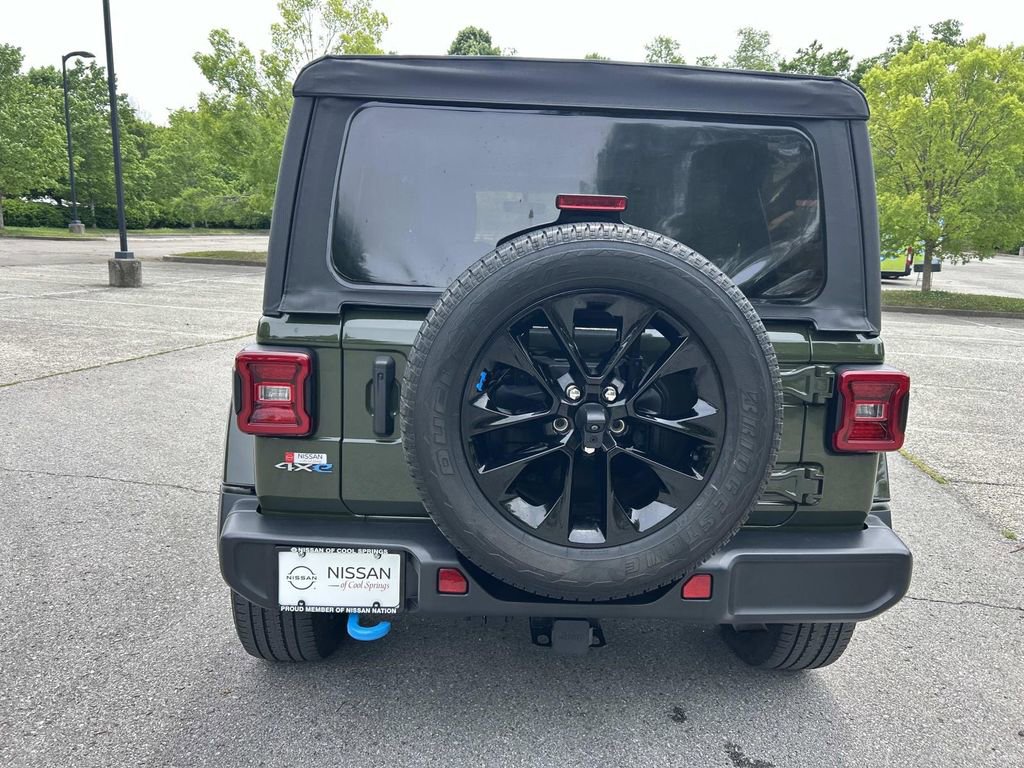 Used 2023 Jeep Wrangler Unlimited Sahara w/ Cold Weather Group AWD/4WD image 6