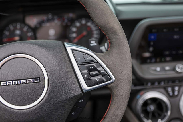 Used 2019 Chevrolet Camaro ZL1 RWD image 33