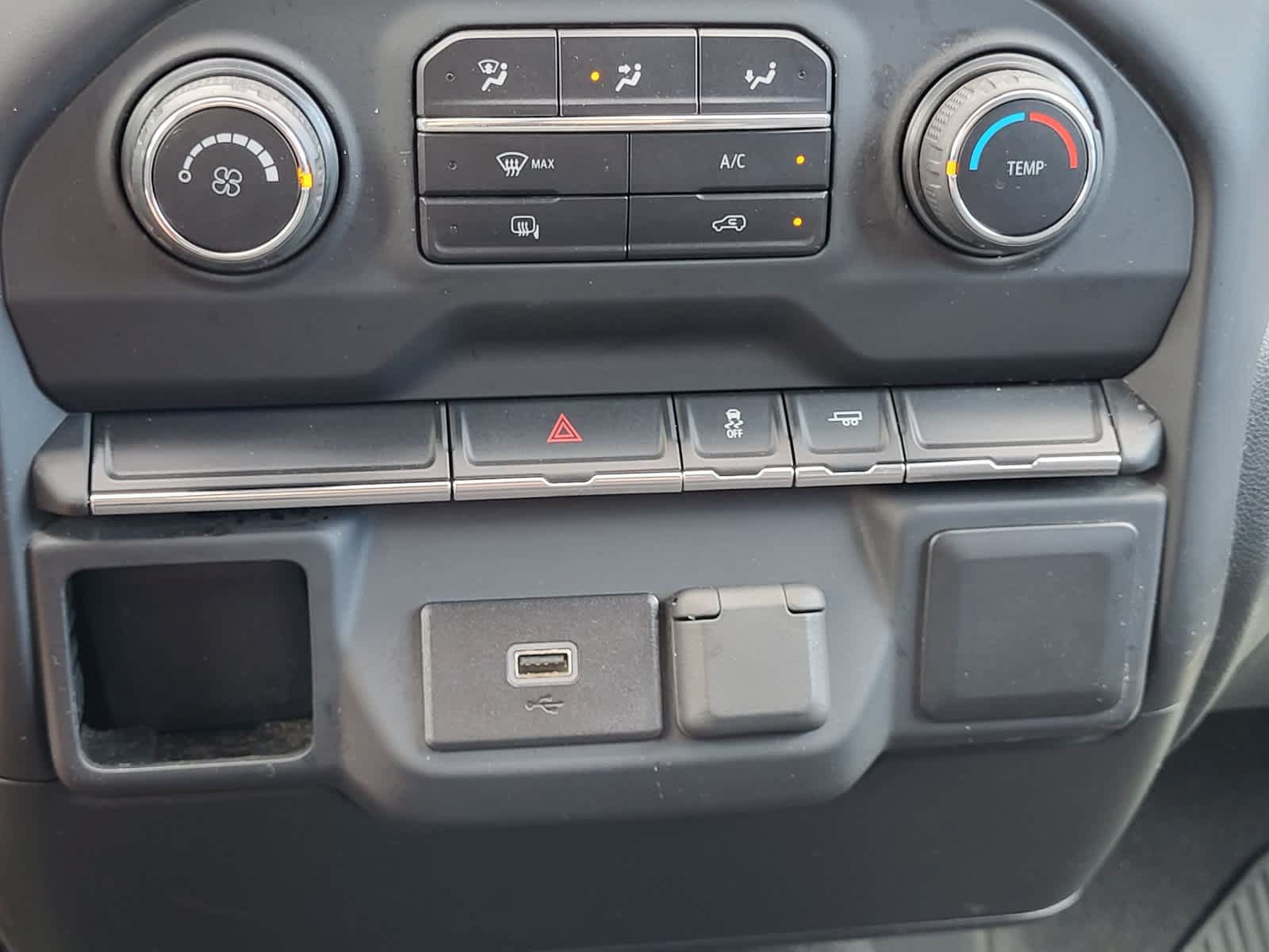 Used 2019 Chevrolet Silverado 1500 Custom w/ Infotainment Package RWD image 21